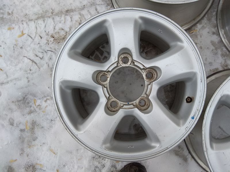 Продам оригинальные титановые диски R16 на Toyota Land Cruiser VX