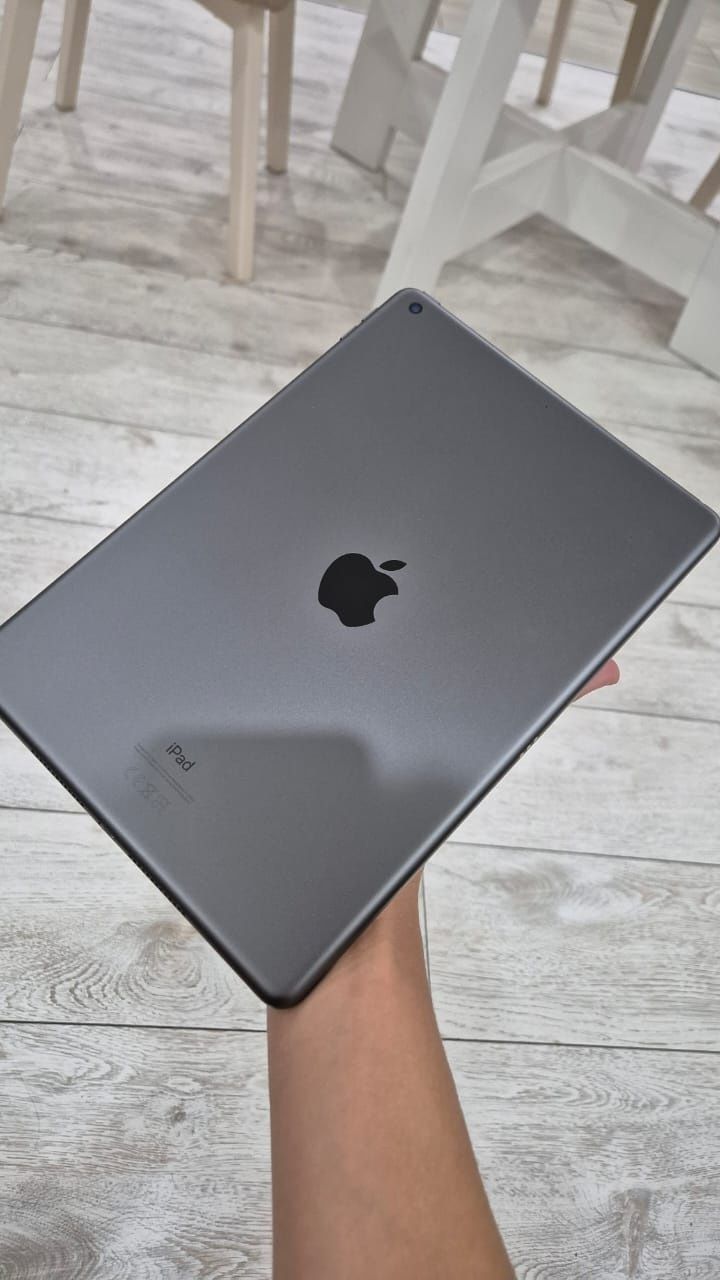 Продаю iPad 2020