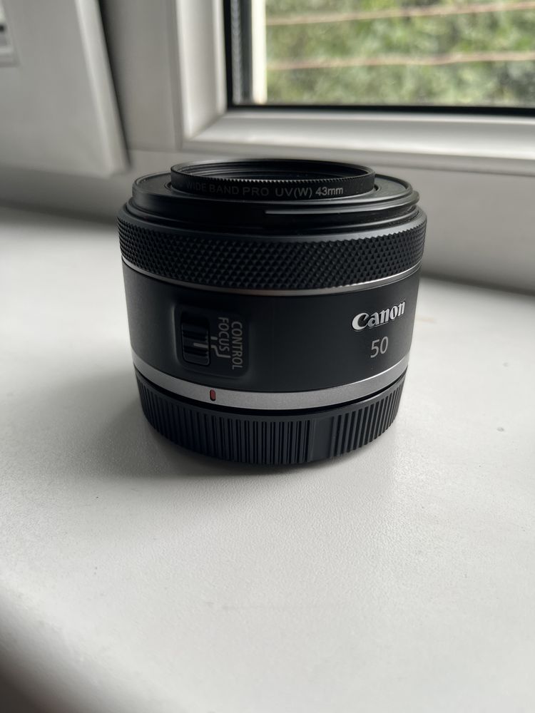 Canon RF 50mm f/1.8 STM