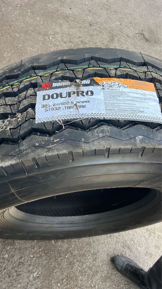 Шины 385/65R22,5 прецепные,рулевые,усиленные