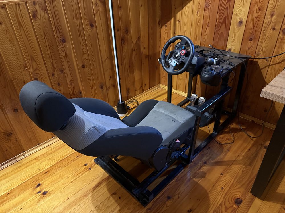 Logitech g24 + Shifter + cockpit