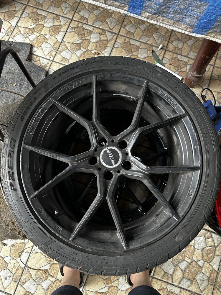 5 114 3 R19 диски недорого стояли на лексусе lexus р19