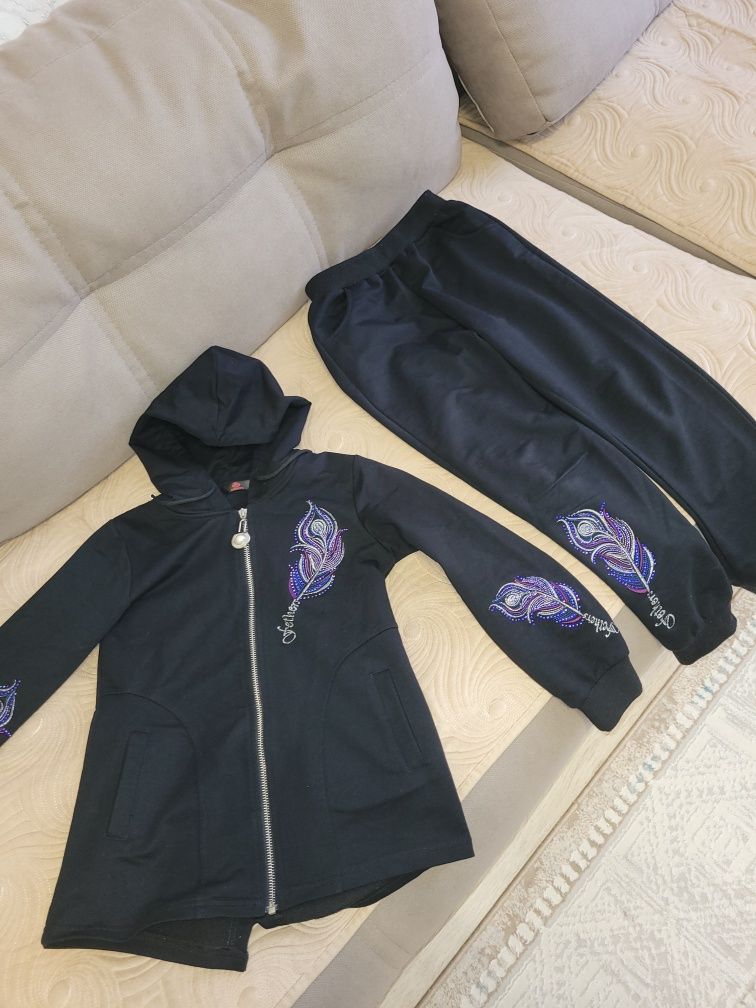 Продам детский спортивный костюм