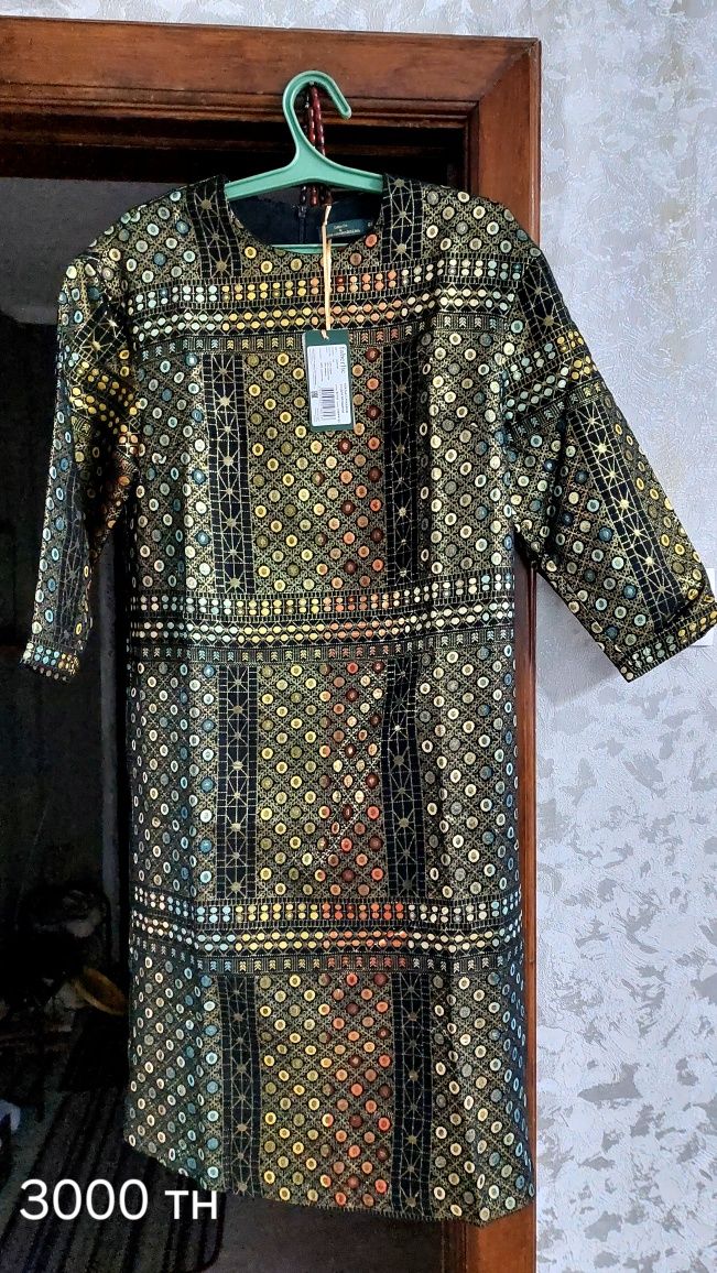 Продам платья 44 и 42 размера
