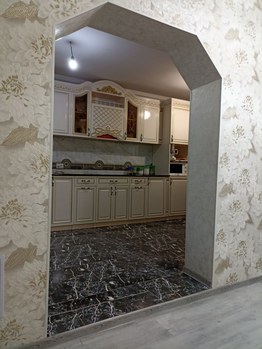 Продам полдома в хорошем районе