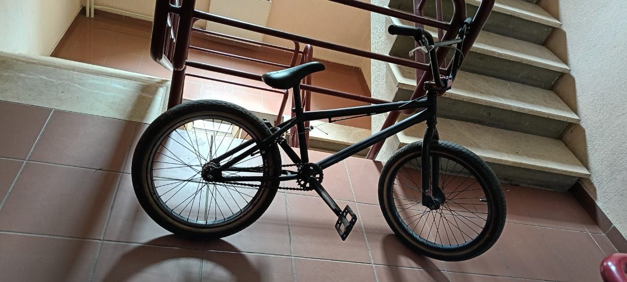 Велосипед BMX трюковой