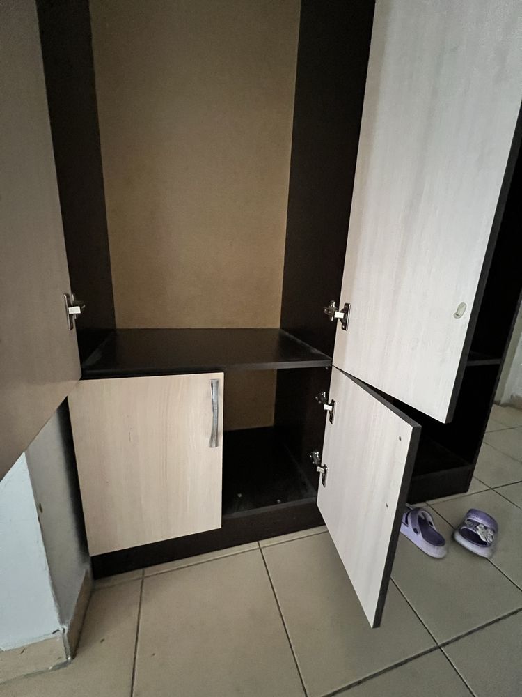Продам шкафы для кухни и прихожей