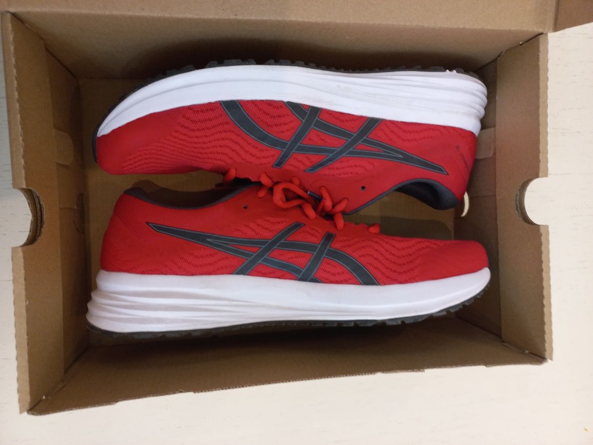 Кроссовки ASICS, беговые. Оригиналы. Новые. Мужские. Раз-р: 43,5.