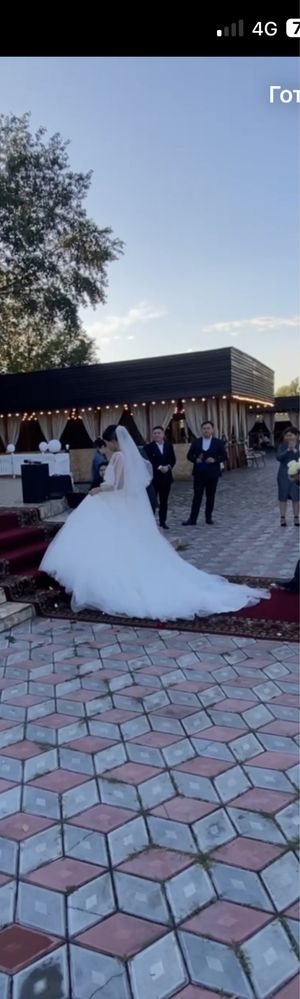 Свадебное платье