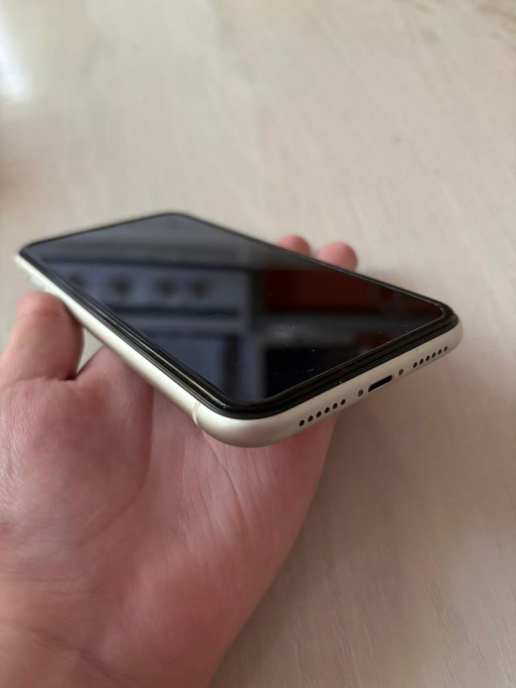 Срочно продам IPhone 11