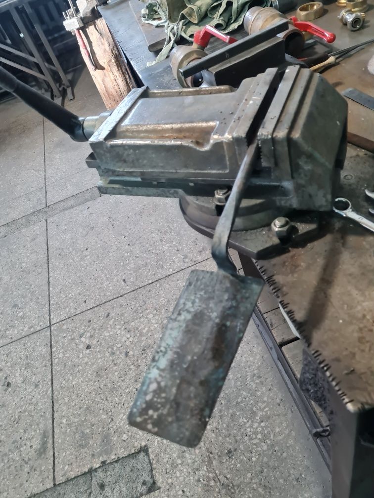 Крюки металлические