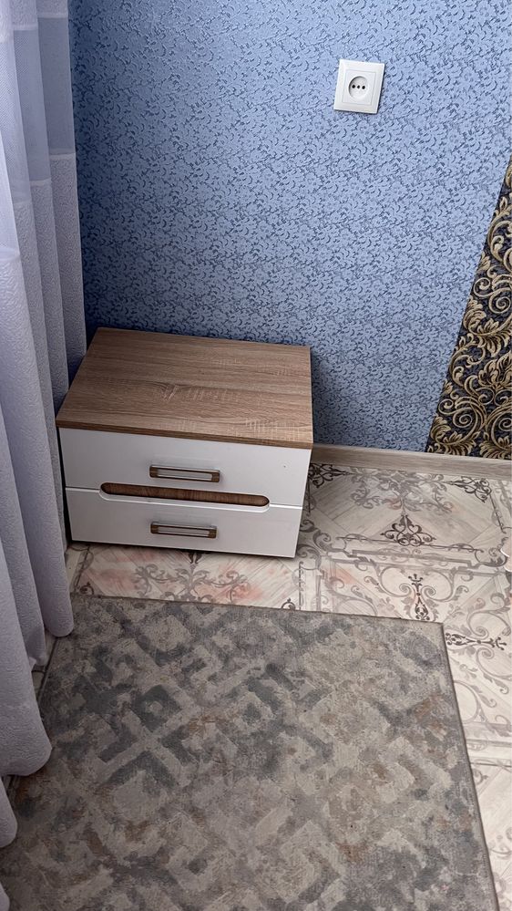 Продам двухспальная кровать и тумбочку