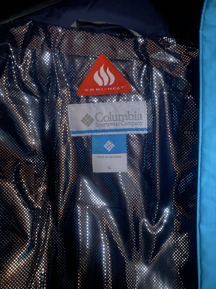 Продам куртку Columbia  размер S новая