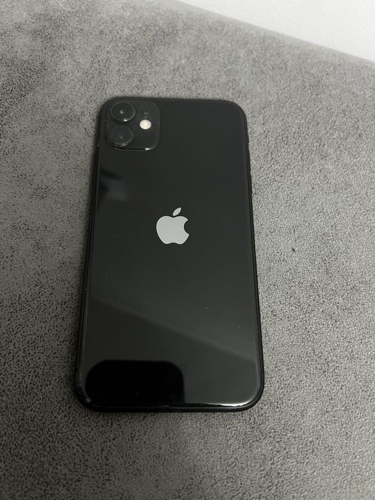 Iphone 11  128gb емкость акб76%