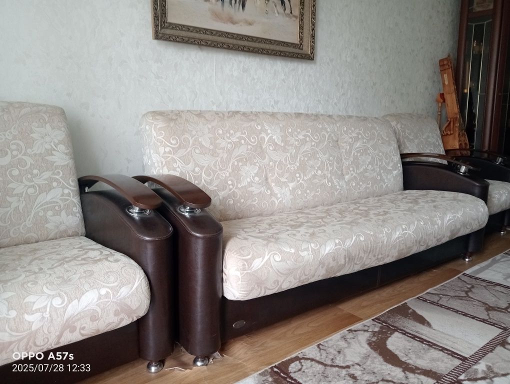 Диван с креслами
