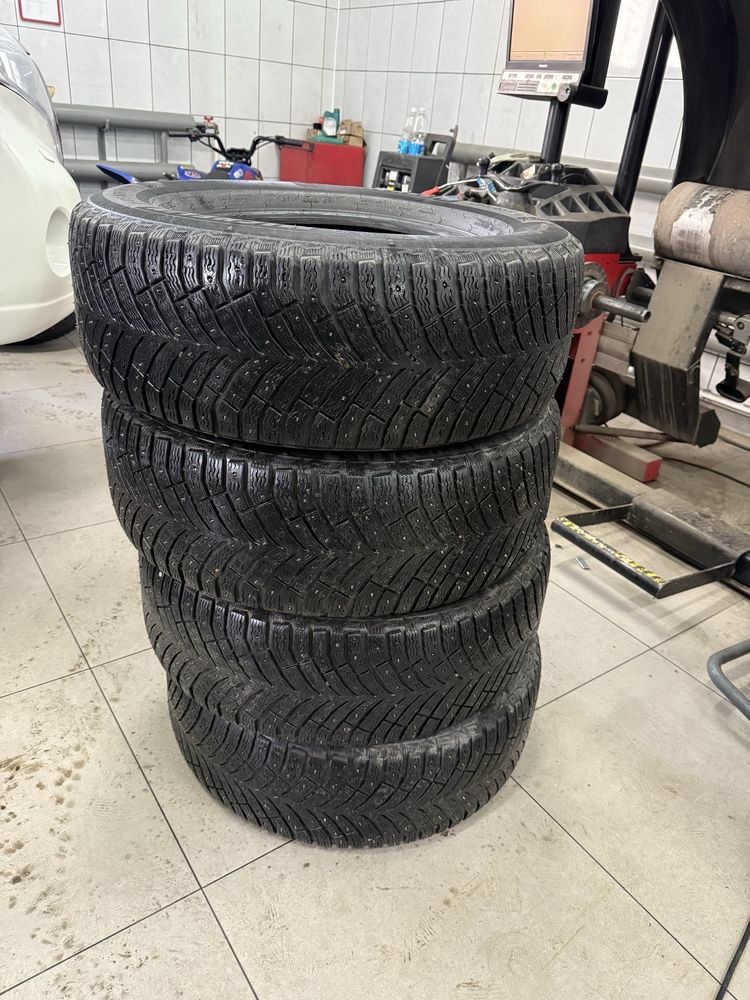 Michelin x ice north 4 suv 265/65 r17
