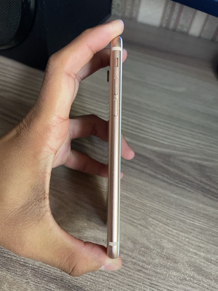 iPhone 8 / 64gb / 74% аккумулятор