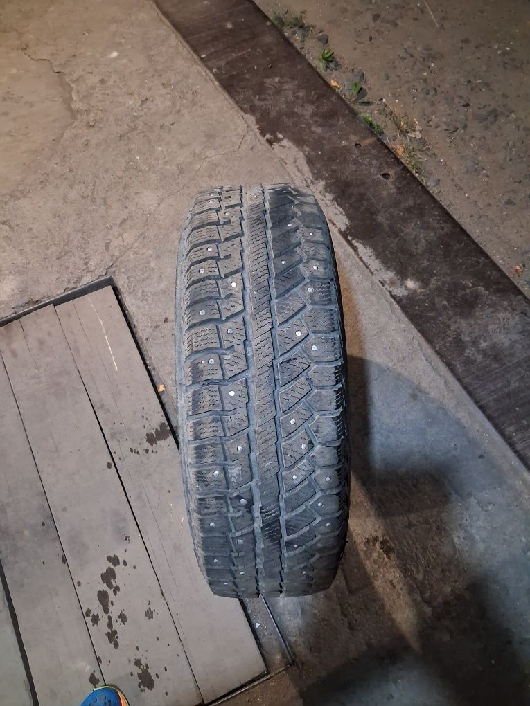 Продам 2 балона кордиант зима 15/195/65