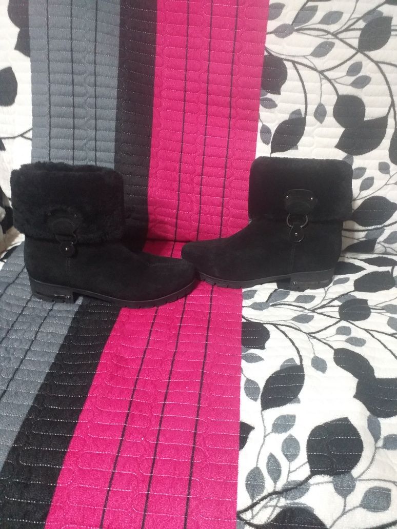 Продам полусапожки женские зима.