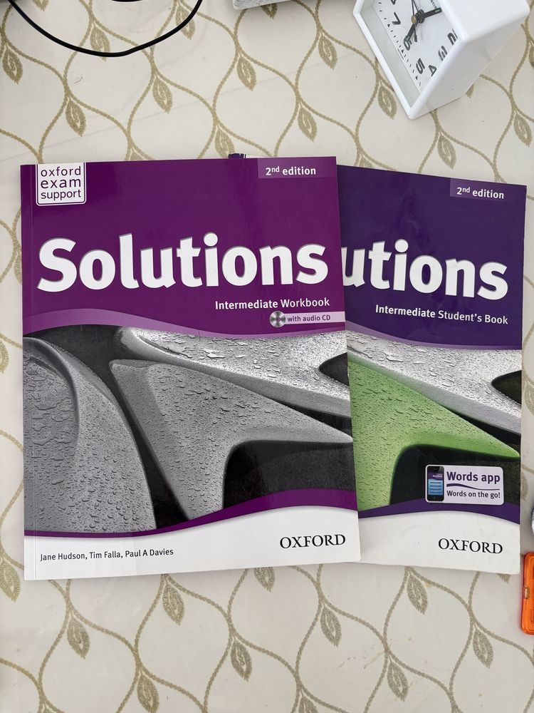 Solutions книги по англицскому языку