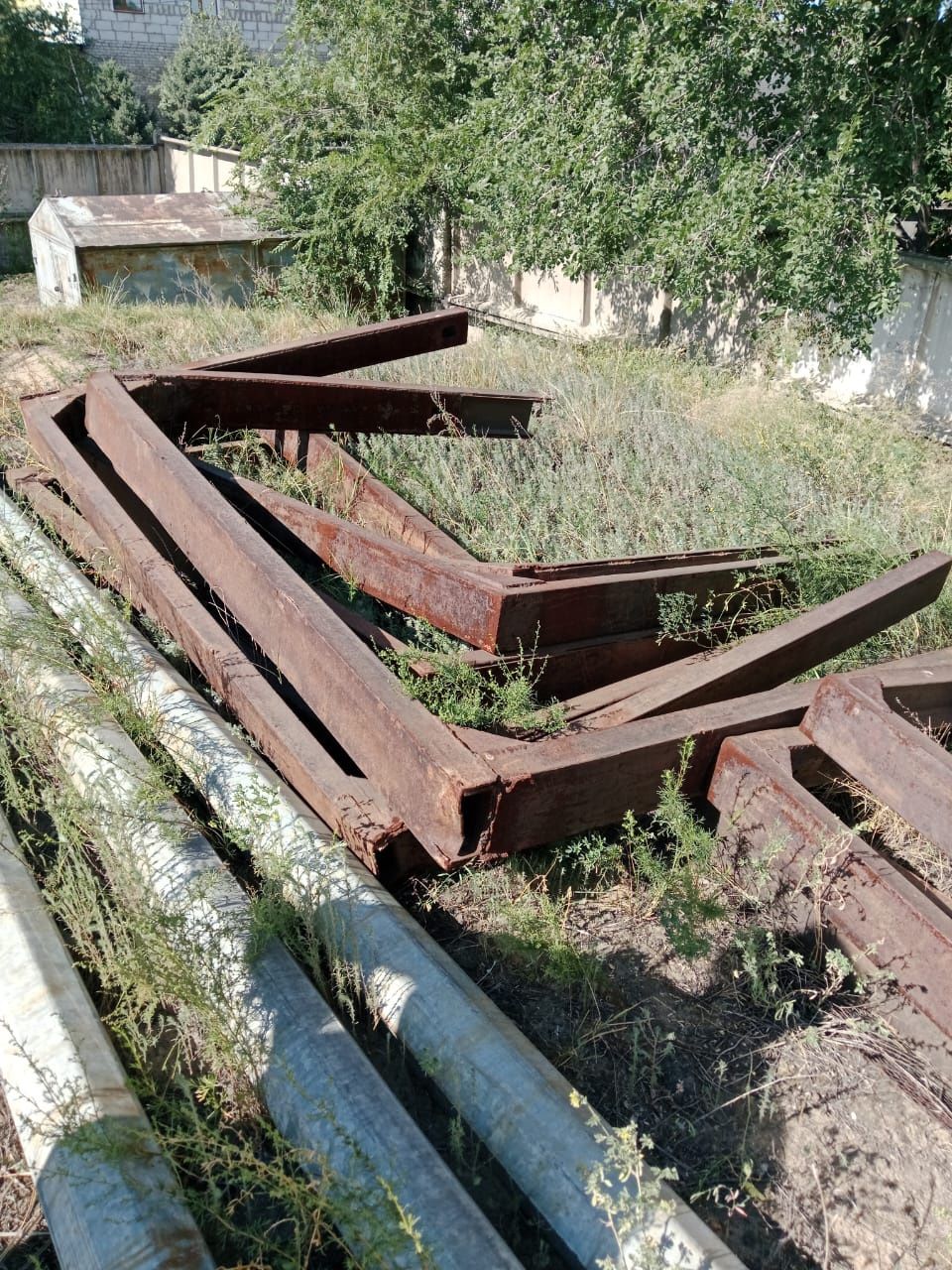 Продам стойки для перевозки леса.труб и прочее