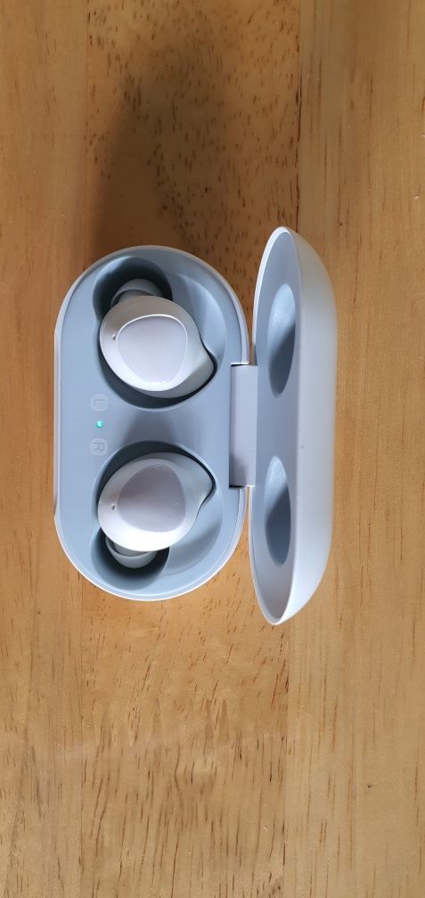 Наушники SAMSUNG GALAXY BUDS. Оригинал. Новые цвет белый