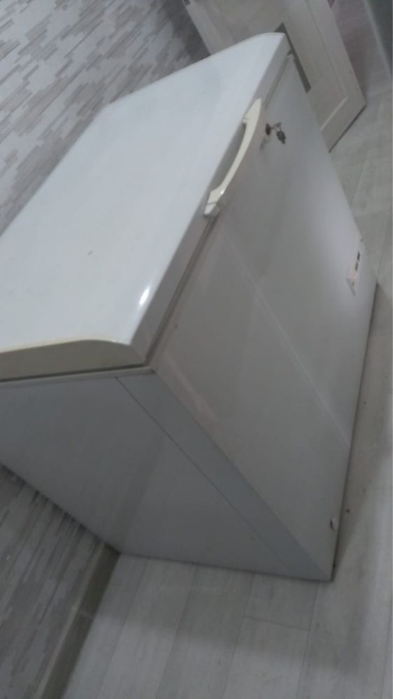 Продам морозильную камеру