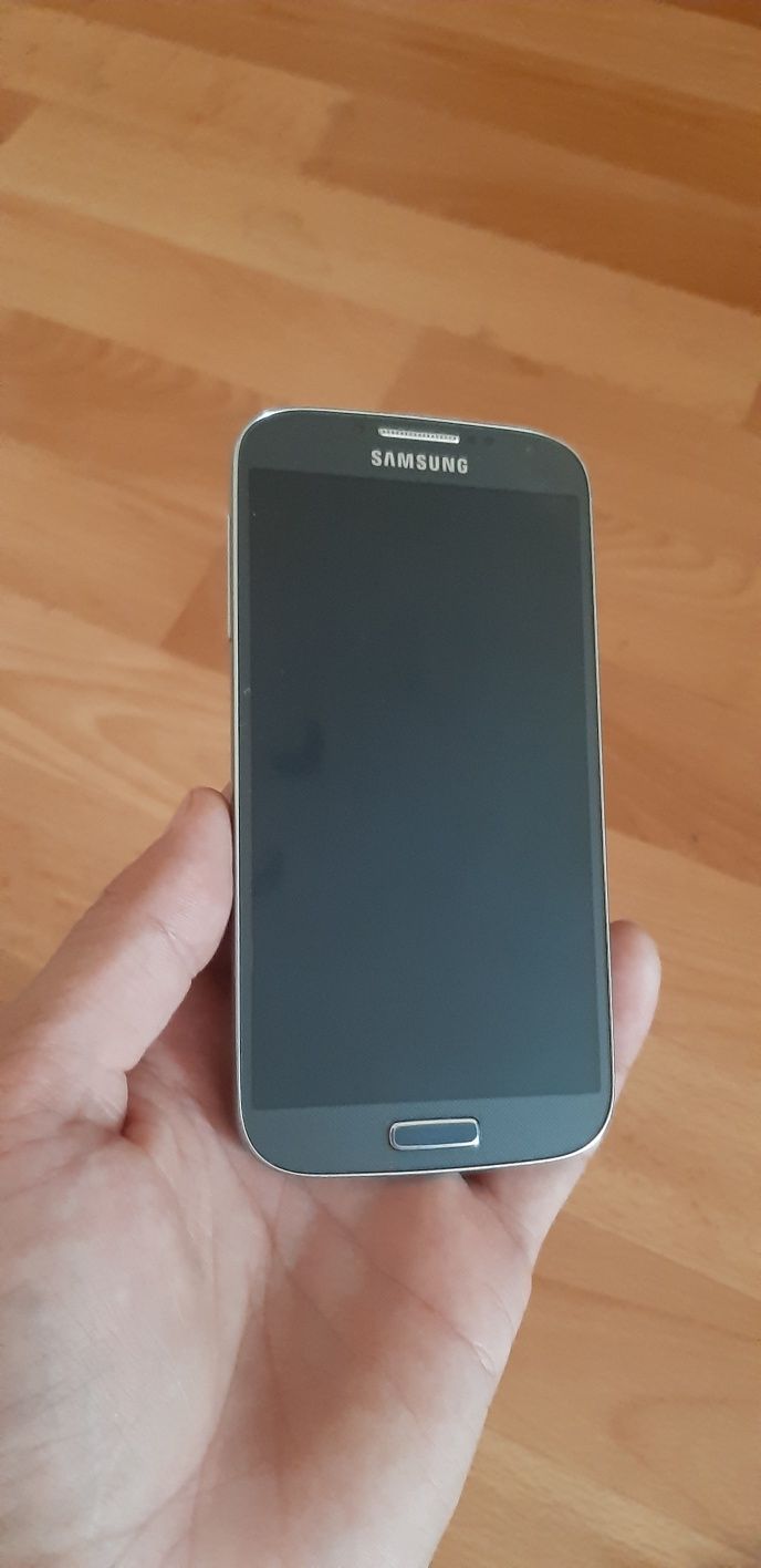 Продам Samsung Galaxy S4