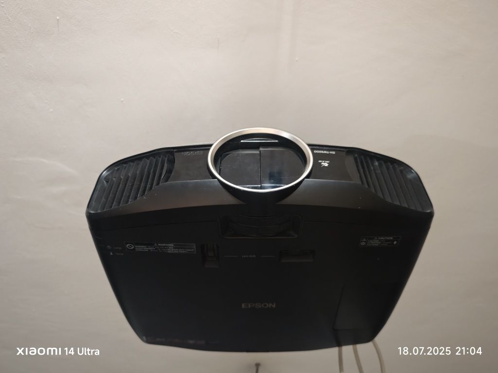 Проектор Epson EH-TW9200 + проеционный экран 4 метра.