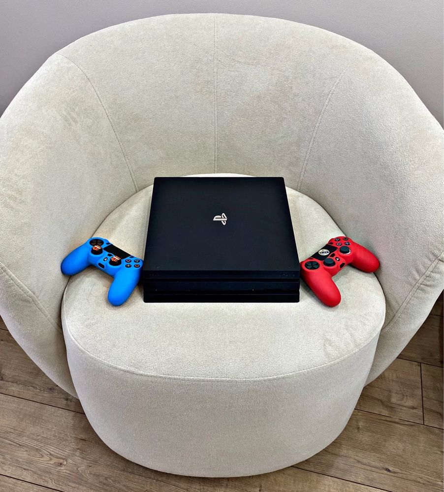 Sony PlayStation 4 pro 1TB / с играми