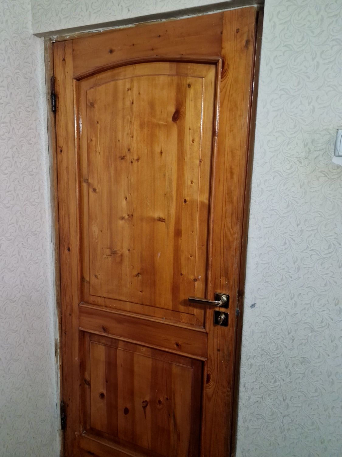 Продам двери из чистого дерево