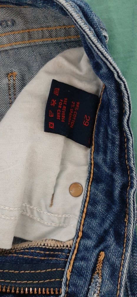 Продам женские джинсы