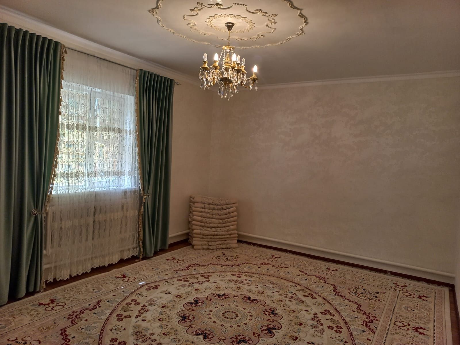 Үй сатылады. 25.4 сот. 300м2