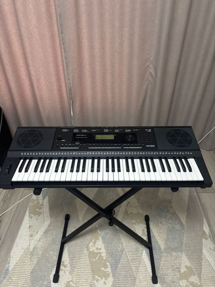 Синтезатор Kurzweil kp100 в отличном состоянии.