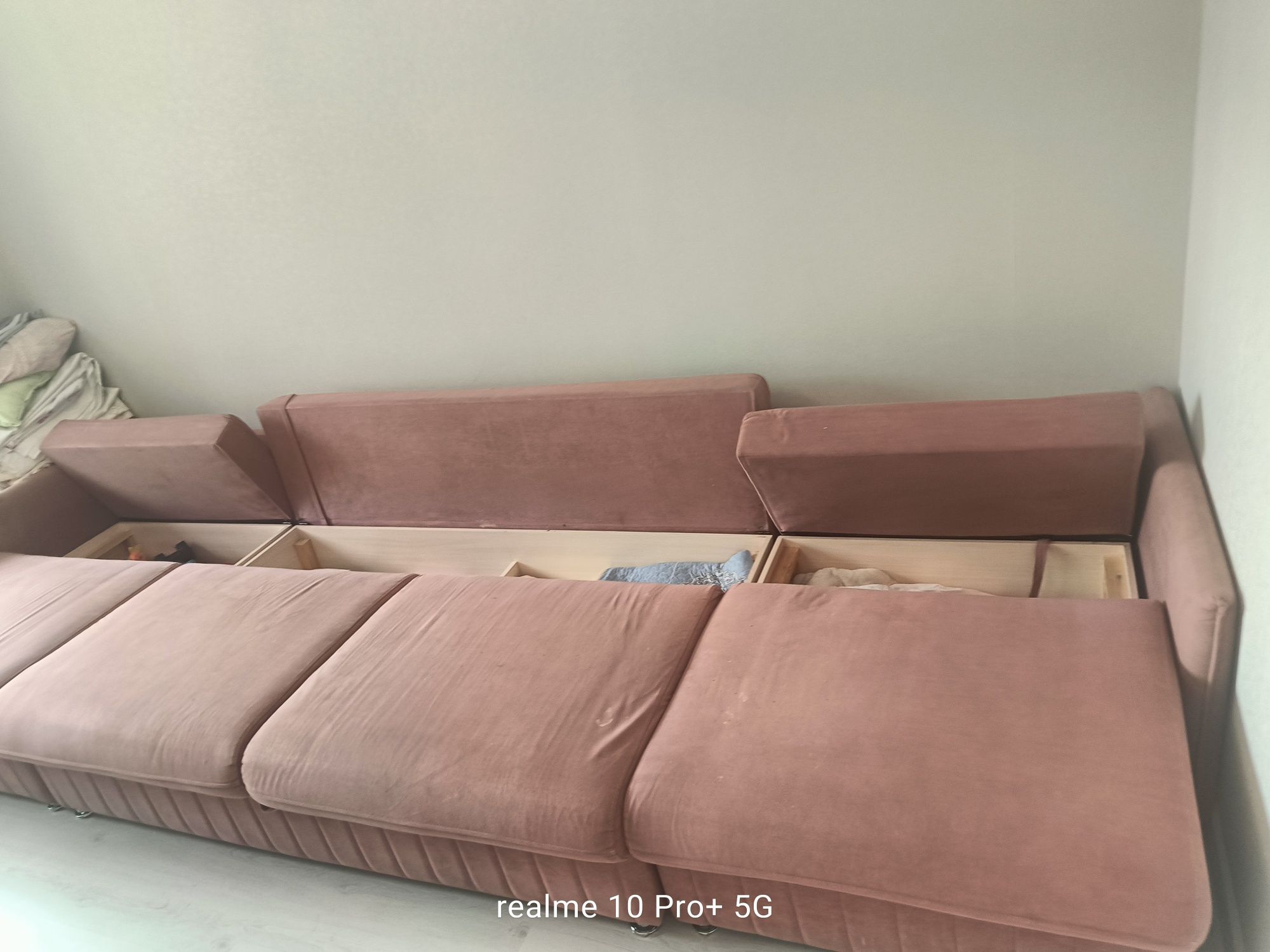 Продам диван 3.75 метров