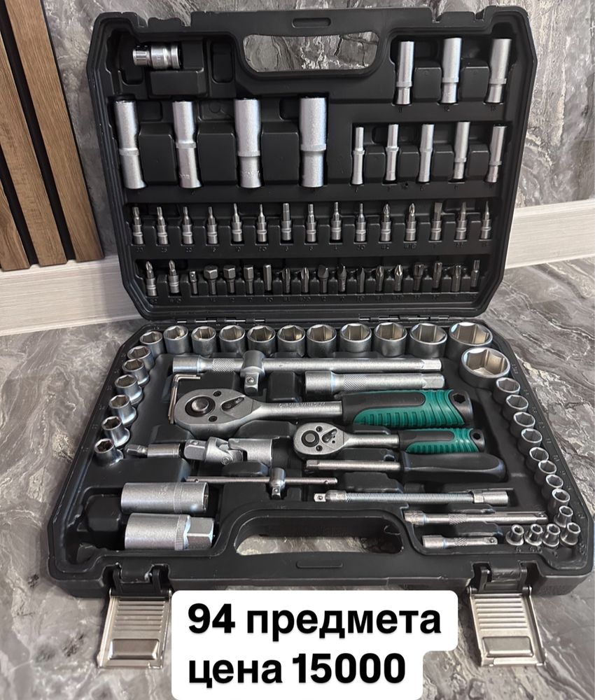 Набор инструментов 82 предмета, качество металла отличное