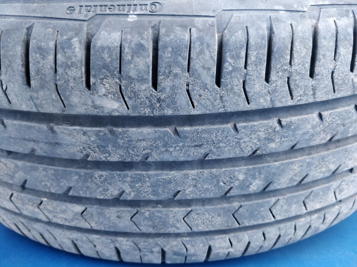 Продам 4 шины Continental ContiPremiumContact 5 215/55 R17 94V