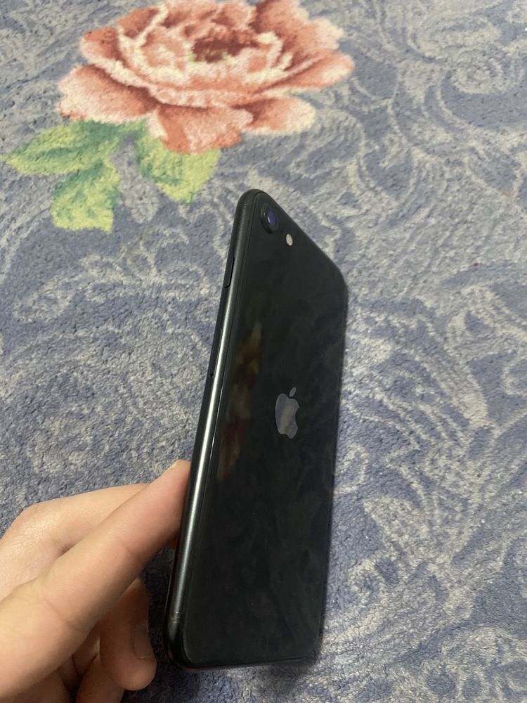 iPhone SE сотовый телефон