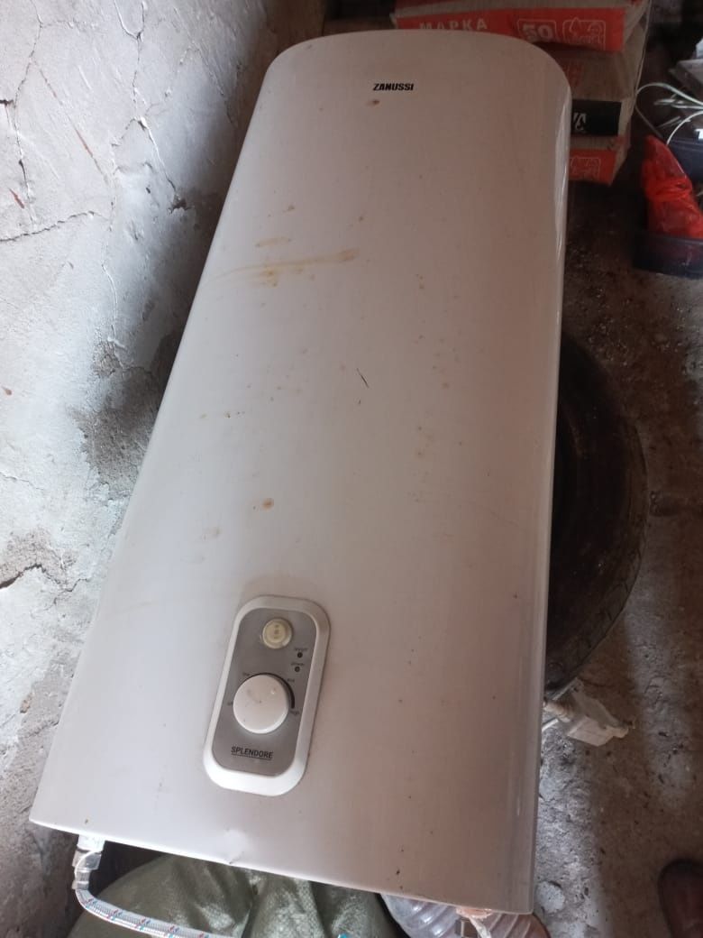 Водонагреватель Zanussi 100л и Ariston  80л