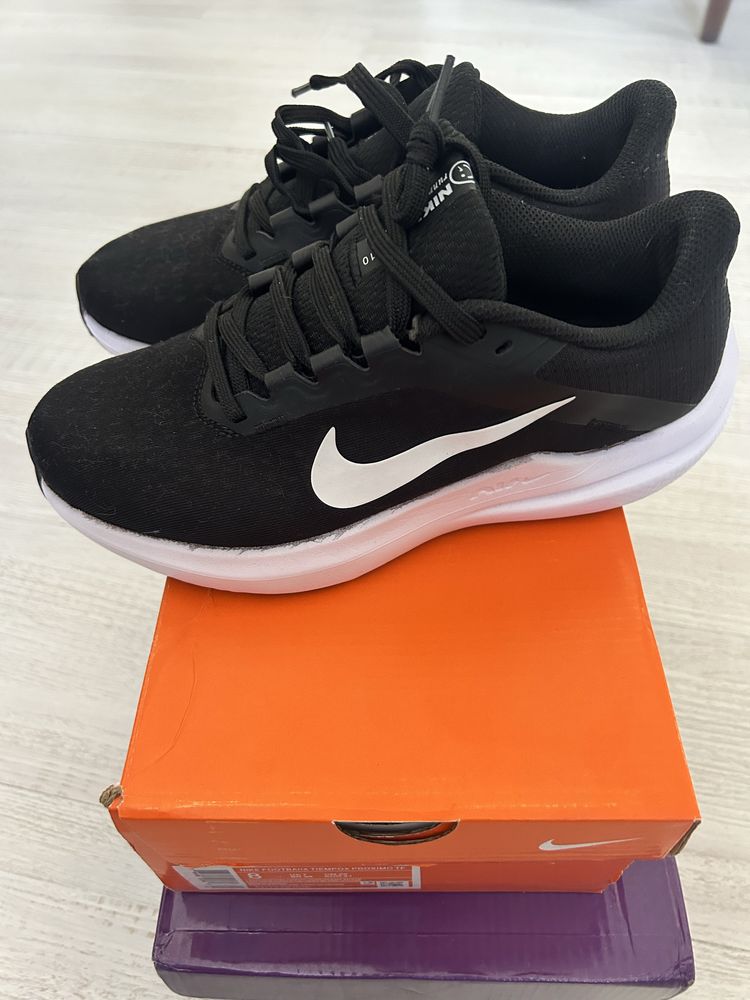 Кроссовки Nike AirZoom