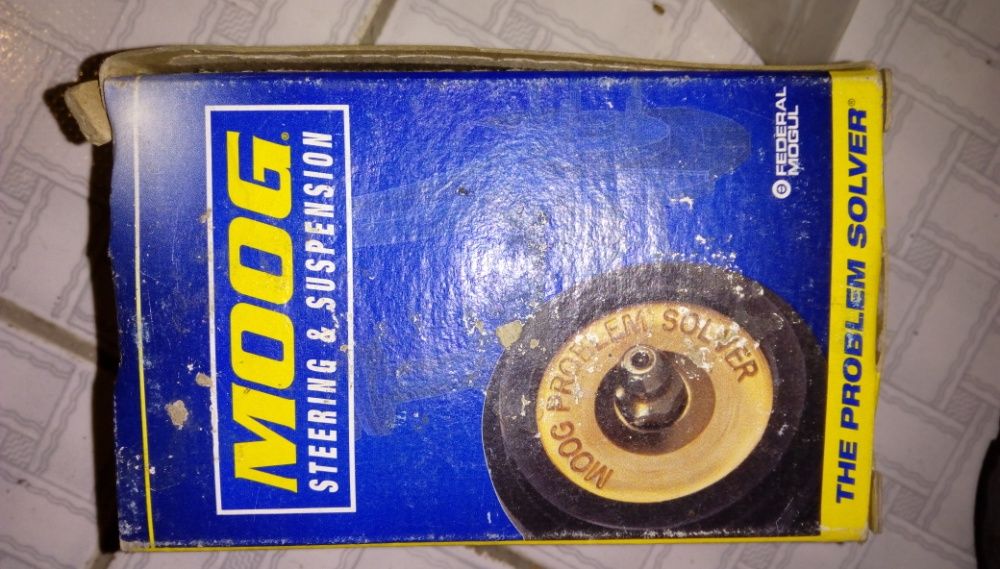 Втулки стоек стабилизатора, передние. Moog. Новые. На Ford Focus (Форд