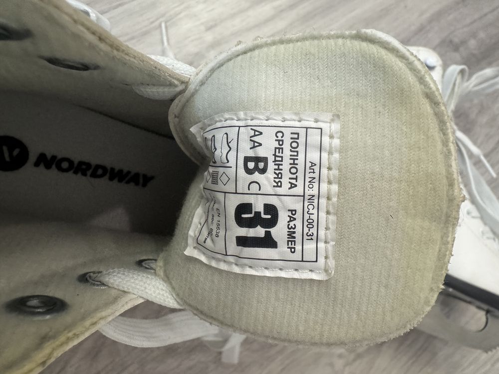 Продам коньки 31 размер