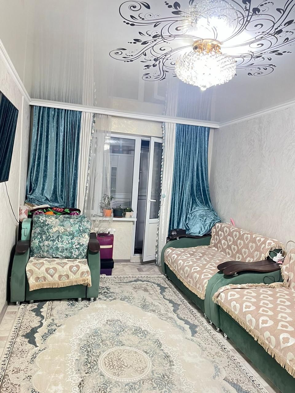 Срочно продам  3х комнатную квартиру в микрорайоне Самал.  Середина