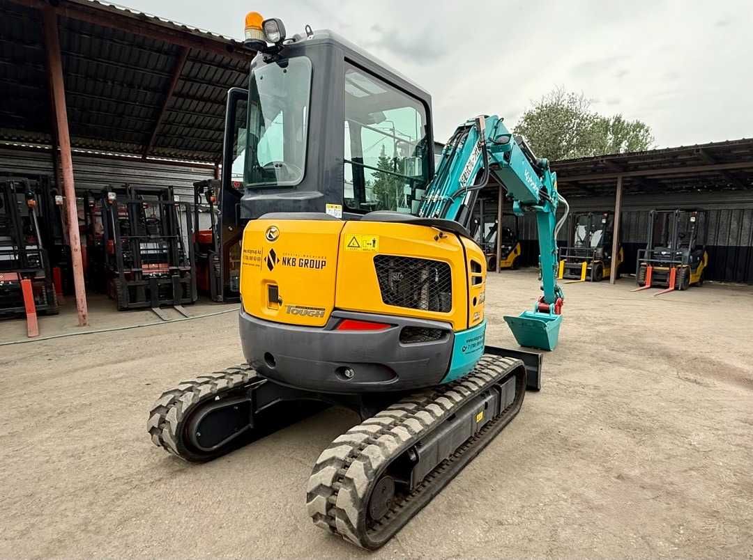 Kubota RX-306E Японский Мини-экскаватор с кабиной