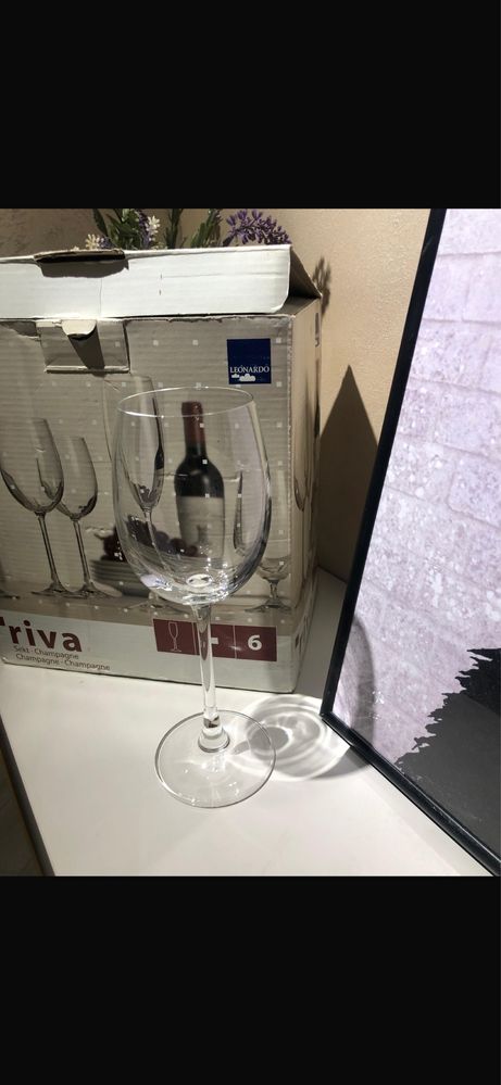Бокалы для вина и шампанского