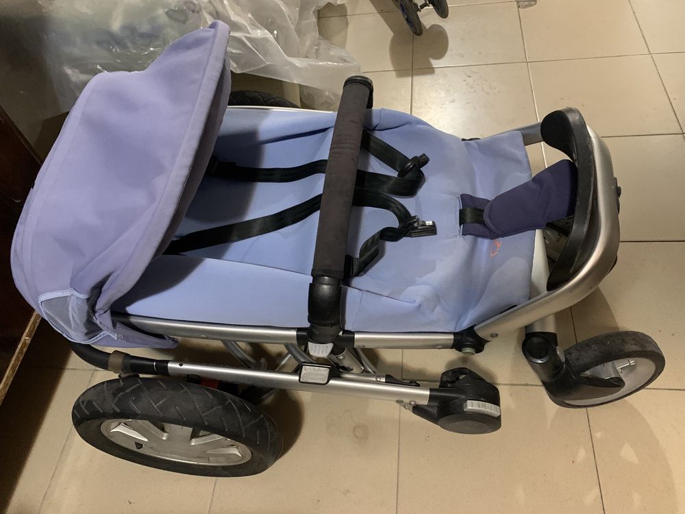 Коляска Quinny Buzz Xtra Bluebase. В отличном состоянии.