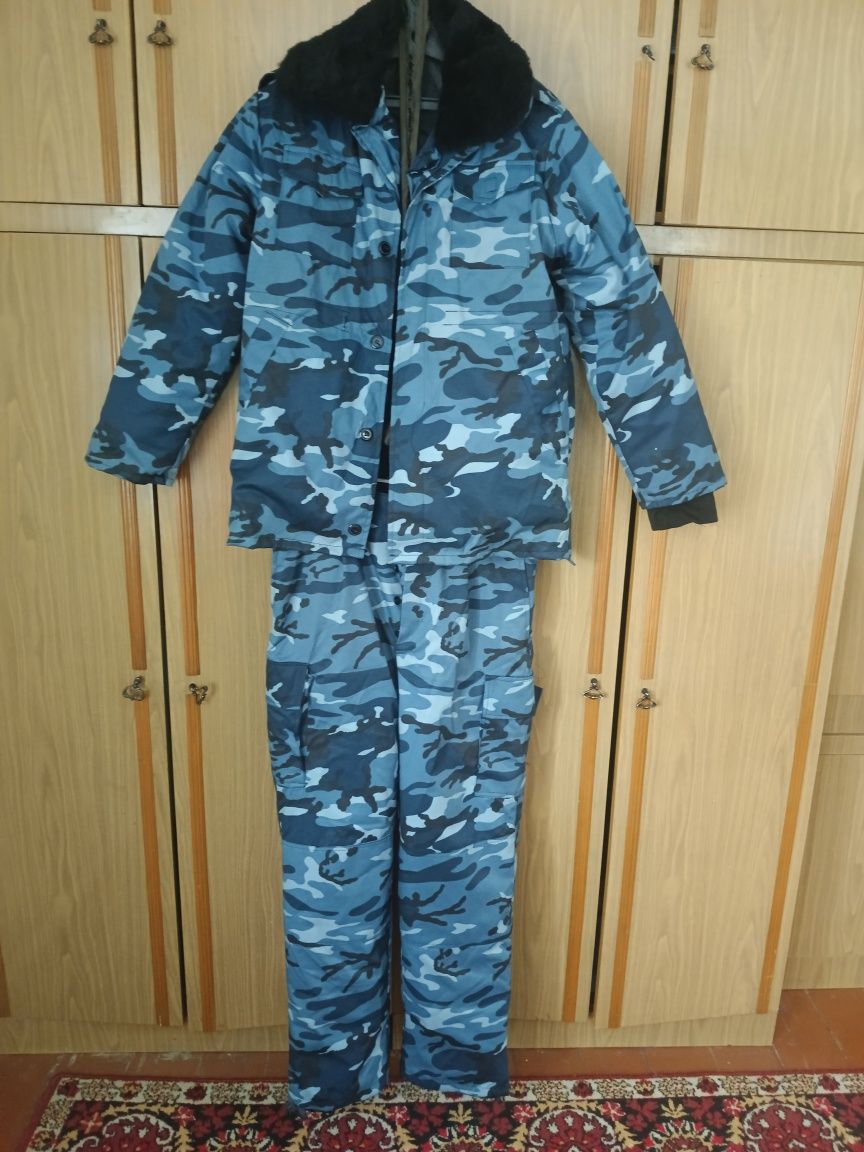 Продам костюм охранника