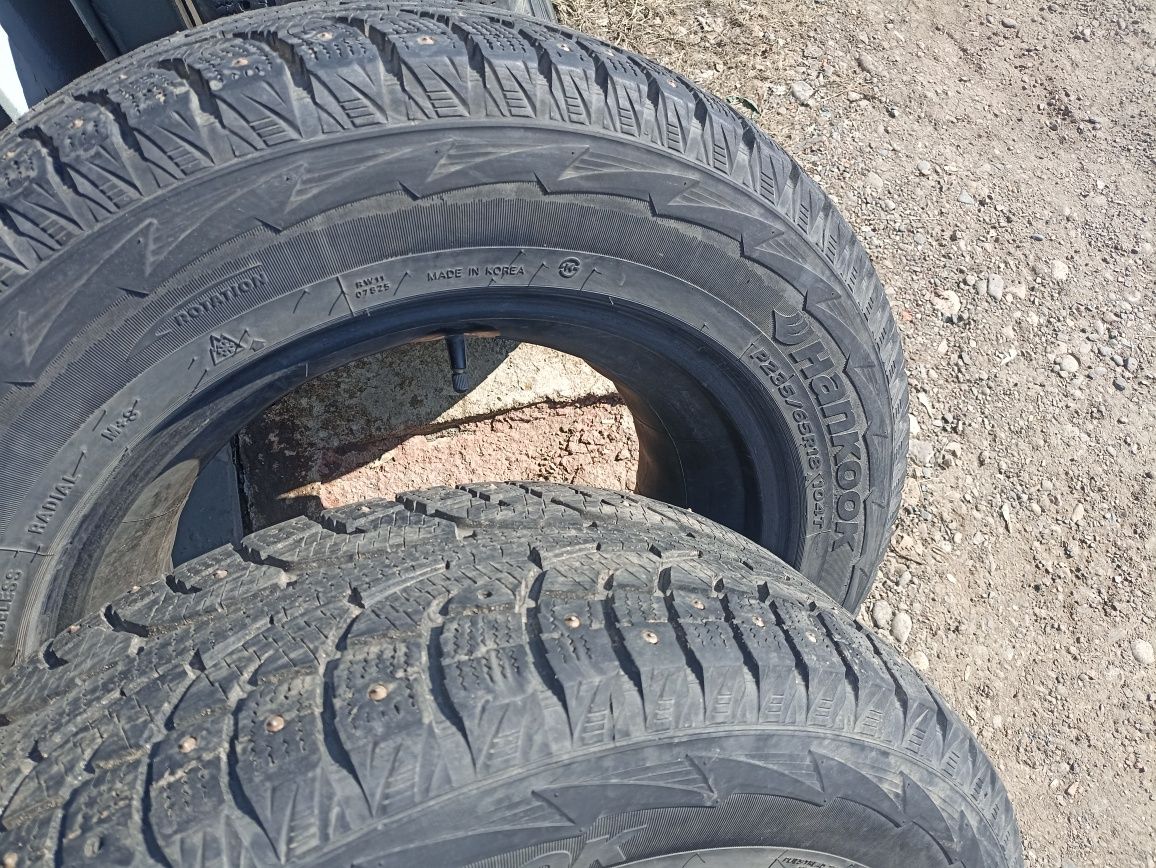 Продам резину 235/65/18 Hankook