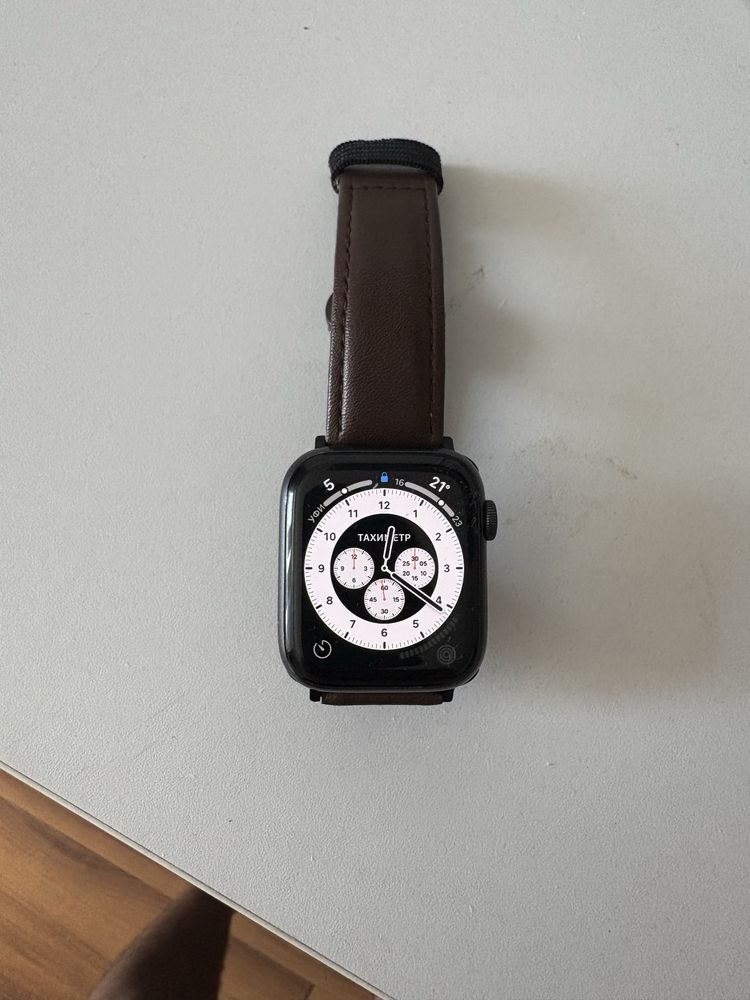 Продам часы apple watch 5  44 mm