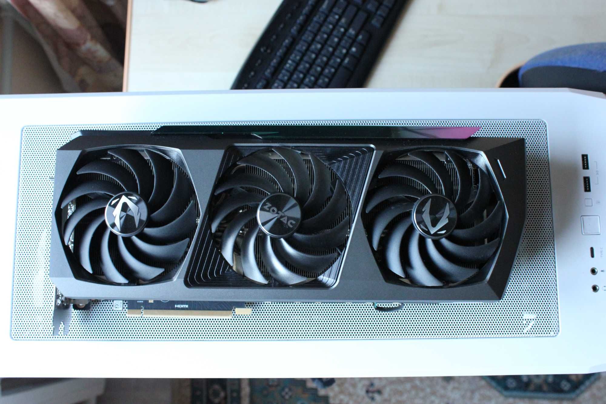 ZOTAC GeForce RTX 4070 Ti Super AMP Holo 16Gb